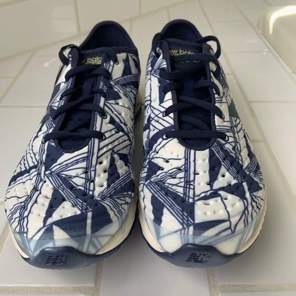 New Balance Shoes - New Balance Womens V1 Fresh Foam - 8.5 Womens Wide